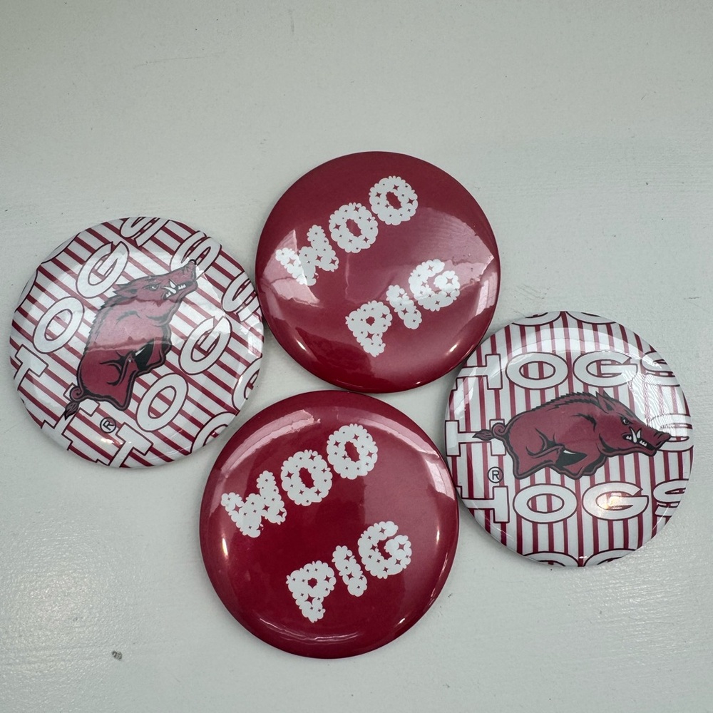 Red Woo Pig Button Set